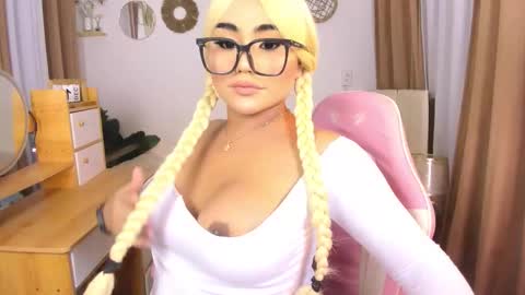 alodia x princess online show from December 2025 07:18:01 PM