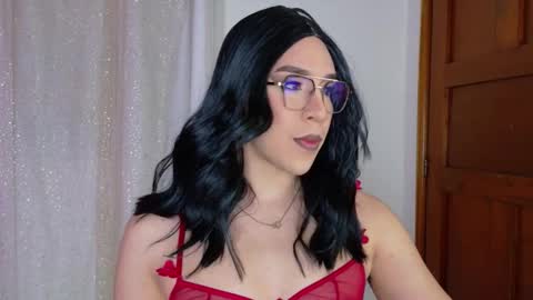 Hazel Bowie online show from February 2026 10:00:02 PM