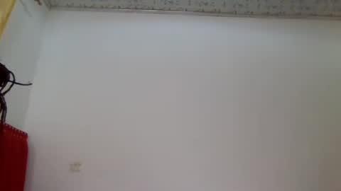 Snapshot of alora_bby chatting on November 2025 12:10:02 AM Elly online show from November 2025 12:10:02 AM