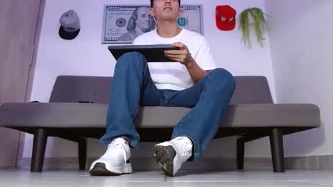 alejo online show from April 2026 07:45:01 PM