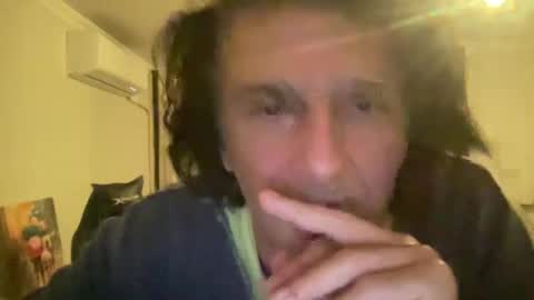 Snapshot of alphandre chatting on February 2025 06:38:01 PM AlphAndre online show from February 2025 06:38:01 PM