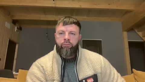 Jhonny online show from December 2025 04:19:01 AM