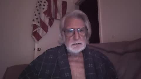 Snapshot of alphauniform chatting on April 2026 10:29:01 AM AlphaUniform online show from April 2026 10:29:01 AM