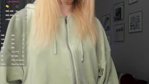 Snapshot of althenabrach chatting on November 2025 06:01:01 AM Betty online show from November 2025 06:01:01 AM