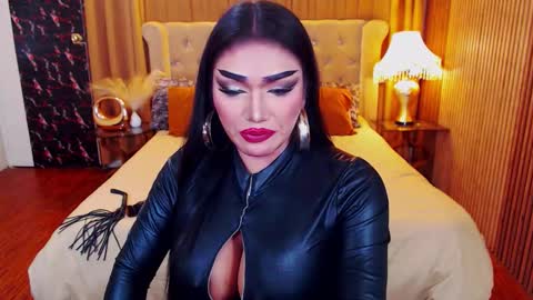 Alura Jhenson online show from November 2025 11:00:01 AM