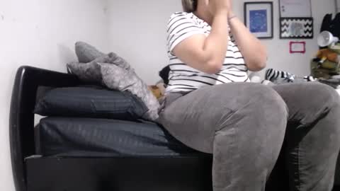 Snapshot of alynfoxx chatting on January 2025 03:34:02 AM Alyn Maria online show from January 2025 03:34:02 AM