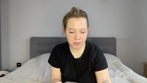 Snapshot of alyrasun chatting on March 2026 06:39:02 AM Al online show from March 2026 06:39:02 AM