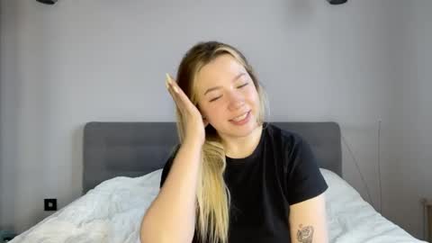 Snapshot of alyrasun chatting on March 2026 06:19:01 AM Al online show from March 2026 06:19:01 AM