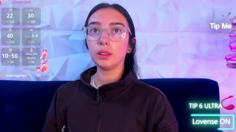 Snapshot of alys_molly chatting on December 2024 11:12:01 AM sopie online show from December 2024 11:12:01 AM