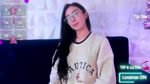 Snapshot of alys_molly chatting on January 2025 02:07:01 PM sopie online show from January 2025 02:07:01 PM