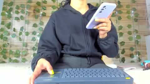 alyssia online show from February 2025 12:43:02 PM