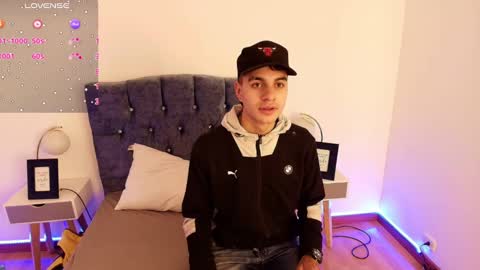 Snapshot of amadeo_wild chatting on December 2024 01:53:02 PM Amadeo Wild online show from December 2024 01:53:02 PM