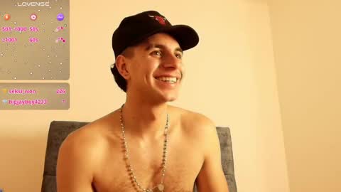 Snapshot of amadeo_wild chatting on December 2024 05:11:01 PM Amadeo Wild online show from December 2024 05:11:01 PM