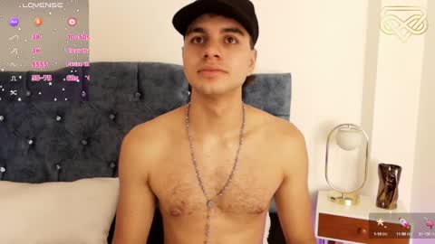 Snapshot of amadeo_wild chatting on December 2024 05:11:02 PM Amadeo Wild online show from December 2024 05:11:02 PM