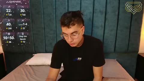 Snapshot of amadeo_wild chatting on December 2024 06:23:02 PM Amadeo Wild online show from December 2024 06:23:02 PM