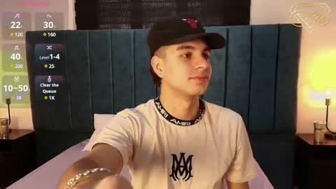 Snapshot of amadeo_wild chatting on December 2024 03:42:01 PM Amadeo Wild online show from December 2024 03:42:01 PM