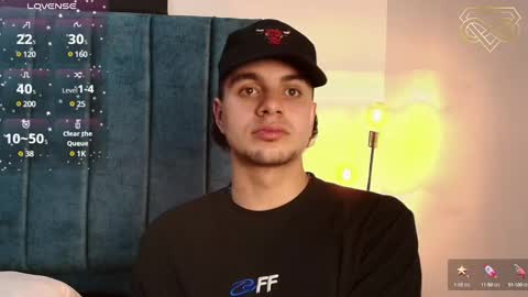 Snapshot of amadeo_wild chatting on January 2025 12:26:01 PM Amadeo Wild online show from January 2025 12:26:01 PM