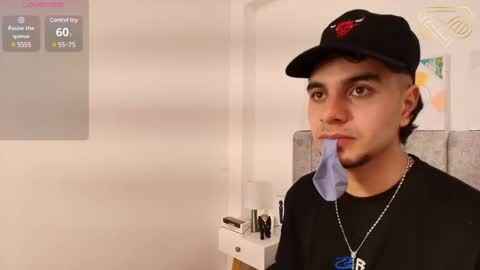 Snapshot of amadeo_wild chatting on January 2025 04:02:01 PM Amadeo Wild online show from January 2025 04:02:01 PM