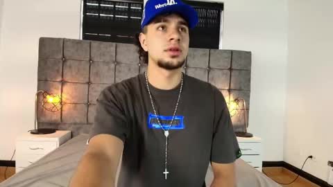 Snapshot of amadeo_wild chatting on March 2025 12:34:01 PM Amadeo Wild online show from March 2025 12:34:01 PM