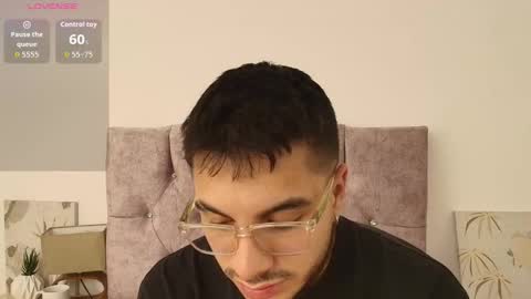 Snapshot of amadeo_wild chatting on October 2025 04:29:02 AM Amadeo Wild online show from October 2025 04:29:02 AM