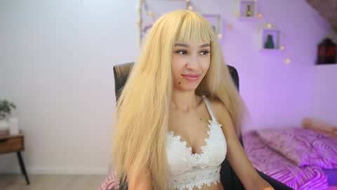 Amai  Liu online show from November 2025 09:19:02 AM