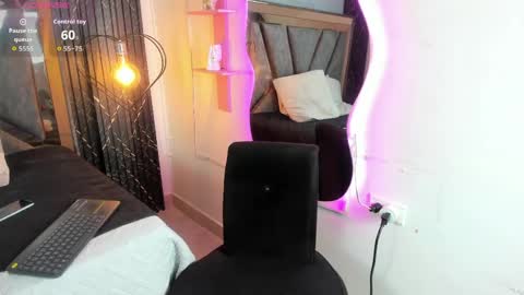 amaia_a online show from May 2026 01:29:01 PM