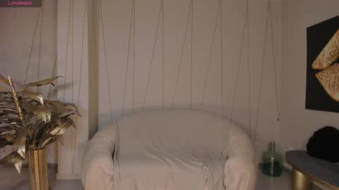 Amalia cruss online show from October 2025 08:31:01 PM