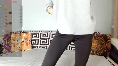 Snapshot of amalia_mio chatting on December 2025 08:01:02 AM Amalia online show from December 2025 08:01:02 AM