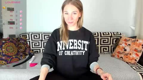 Snapshot of amalia_mio chatting on February 2026 08:35:01 AM Amalia online show from February 2026 08:35:01 AM