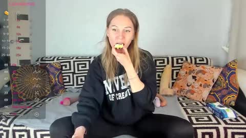 Snapshot of amalia_mio chatting on March 2026 08:31:01 AM Amalia online show from March 2026 08:31:01 AM