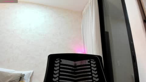 Luisa online show from February 2025 02:00:01 AM