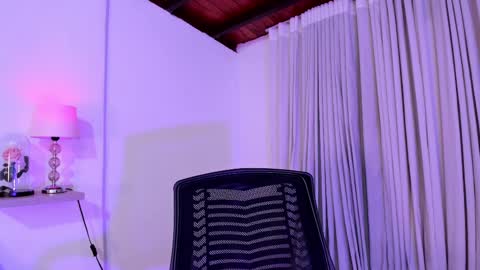 Luisa online show from February 2025 01:58:01 AM