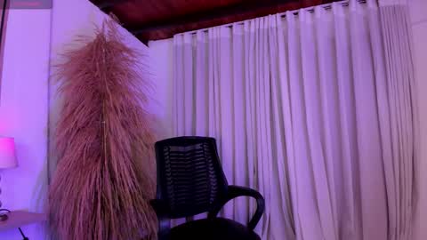 Luisa online show from October 2025 01:41:02 AM