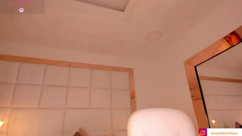Snapshot of amanda_colin chatting on May 2026 05:43:01 PM Amanda online show from May 2026 05:43:01 PM