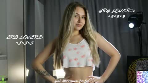 Snapshot of amanda_sayhey chatting on April 2026 07:45:01 AM online show from April 2026 07:45:01 AM