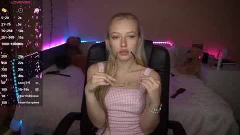 Amanda online show from October 2025 06:02:02 AM