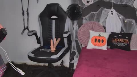 Snapshot of amandabrooks_18 chatting on October 2025 02:59:01 AM Amanda online show from October 2025 02:59:01 AM