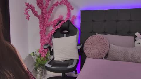 Snapshot of amandabrooks_18 chatting on November 2025 01:27:02 AM Amanda online show from November 2025 01:27:02 AM