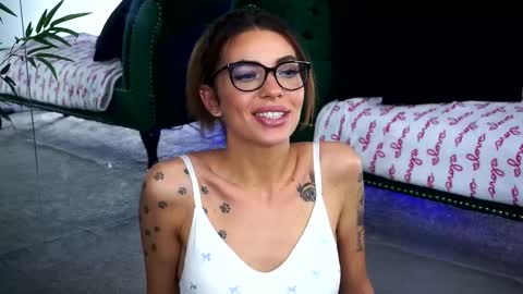 Amanda online show from February 2025 01:05:02 AM