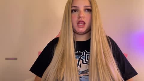 Snapshot of amandhaaa chatting on December 2024 09:00:02 PM Amandha online show from December 2024 09:00:02 PM