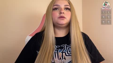 Snapshot of amandhaaa chatting on December 2024 08:11:01 PM Amandha online show from December 2024 08:11:01 PM