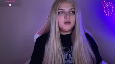 Snapshot of amandhaaa chatting on February 2025 09:09:01 PM Amandha online show from February 2025 09:09:01 PM