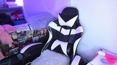 Liz online show from March 2026 04:18:01 AM