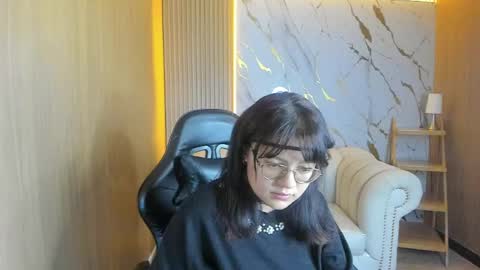 Snapshot of amara_tf chatting on April 2026 03:24:01 AM amara online show from April 2026 03:24:01 AM