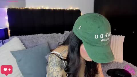 Snapshot of amara_vause chatting on October 2025 11:38:01 PM - A M A R A - online show from October 2025 11:38:01 PM