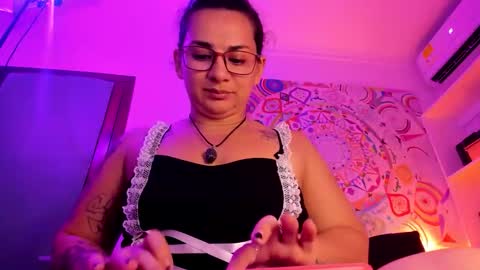 Susan online show from November 2025 09:50:01 PM