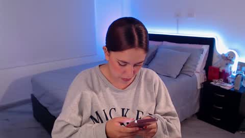 Mila  online show from January 2025 04:37:02 PM