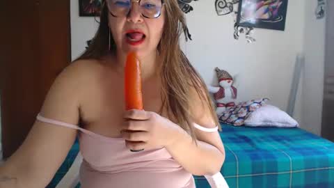 amaris_c online show from December 2025 02:11:01 PM