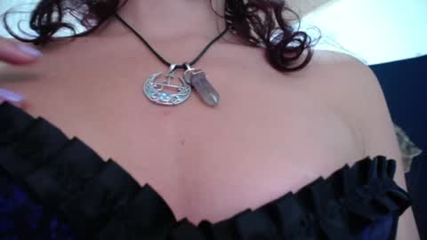 Snapshot of amatista_riveera chatting on February 2025 12:51:01 AM Amatista Next stream 9 DEC 1 PM COLOMBIAN TIME miss u and love u online show from February 2025 12:51:01 AM