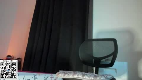 Snapshot of amazing_catalina chatting on May 2026 06:40:01 AM CATALINA online show from May 2026 06:40:01 AM